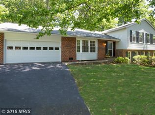 1113 Challedon Rd, Great Falls, VA 22066