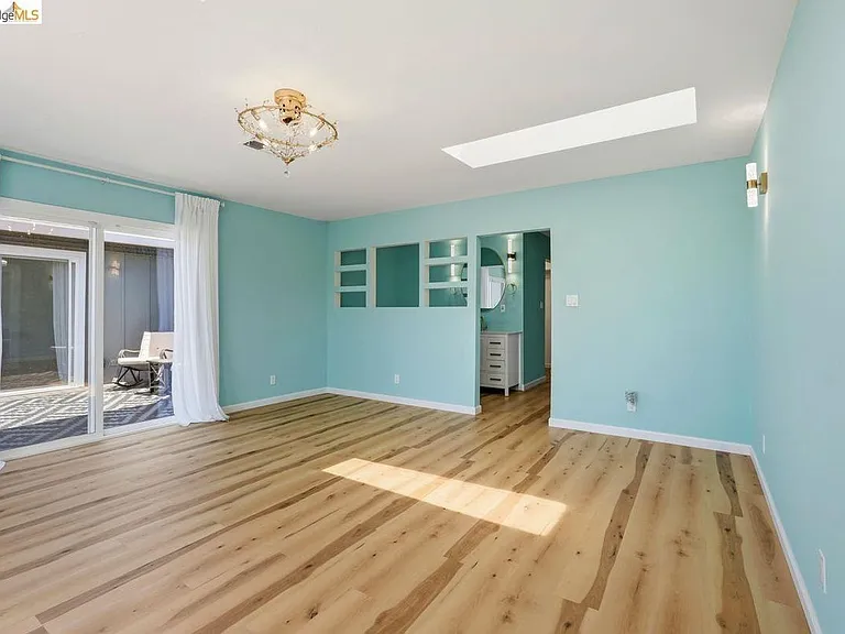 2269 Cypress Ave — Photo 14