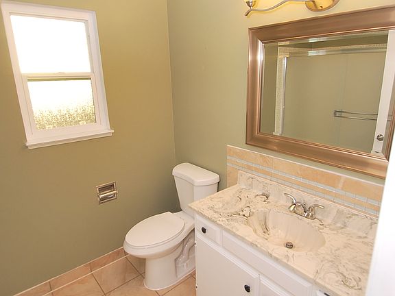 guest bathroom_11282015