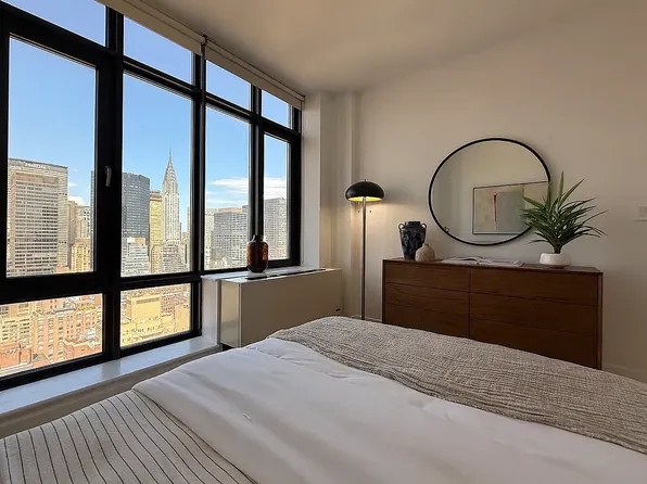 49 East 34th Street image 4 of 10