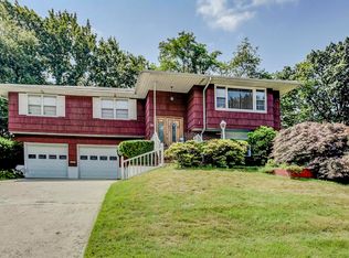16 Gayle St, Middletown, NJ 07748