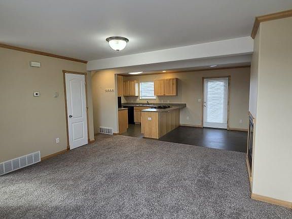 4th image of 22 Starbuck Ct