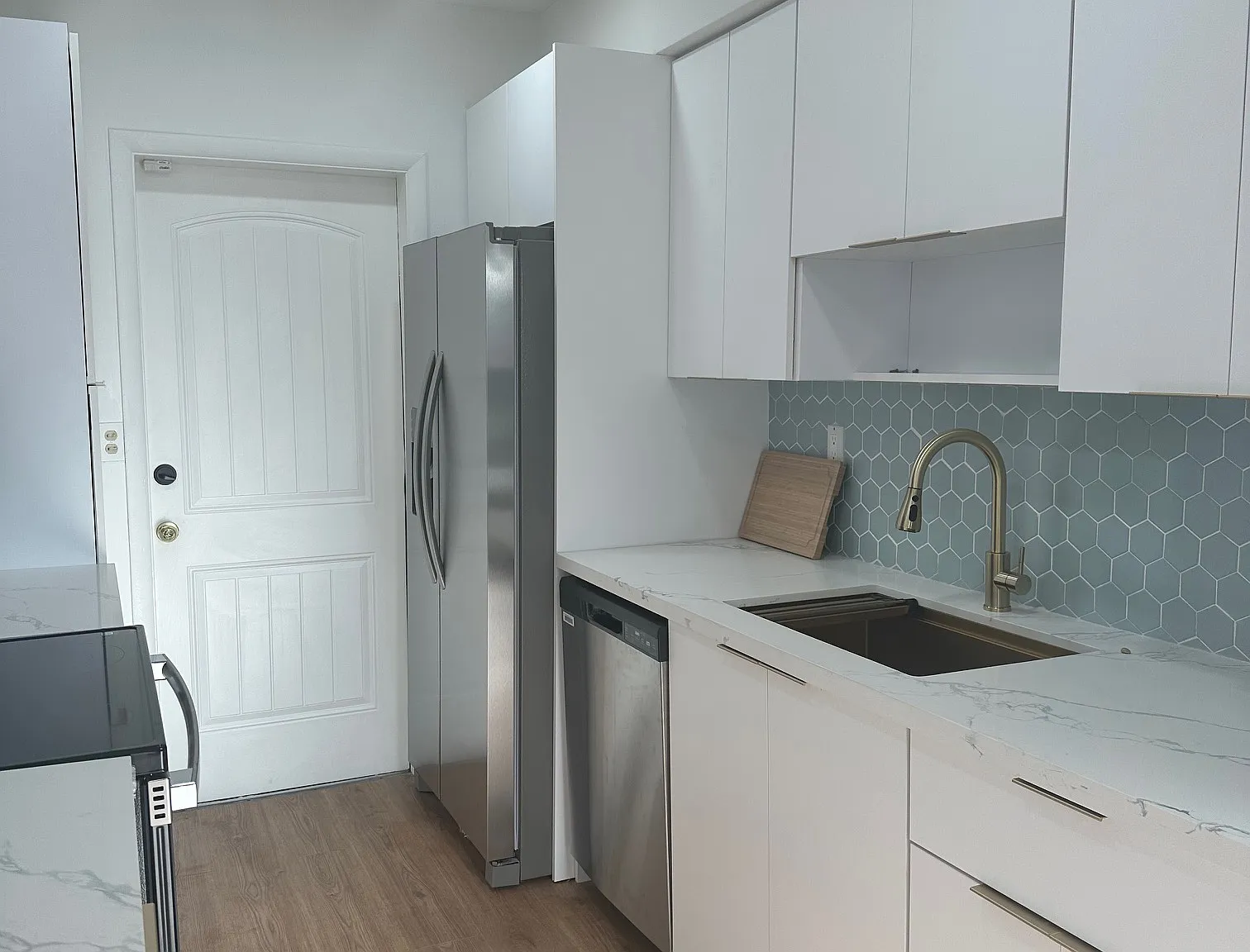 2 bed, 700 sqft, $2,350 — Photo 3
