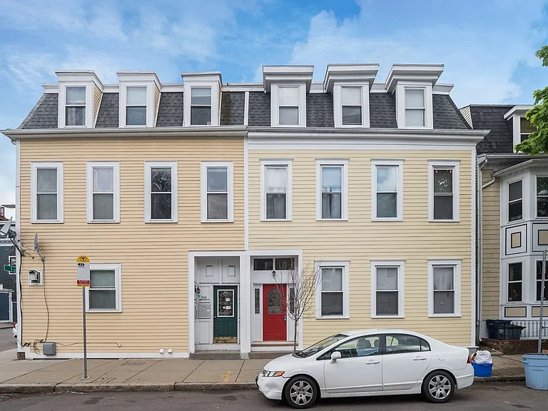 546 E 8th St #1 — Photo 17
