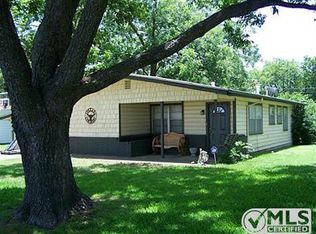 905 Phillips St, Cleburne, TX 76033