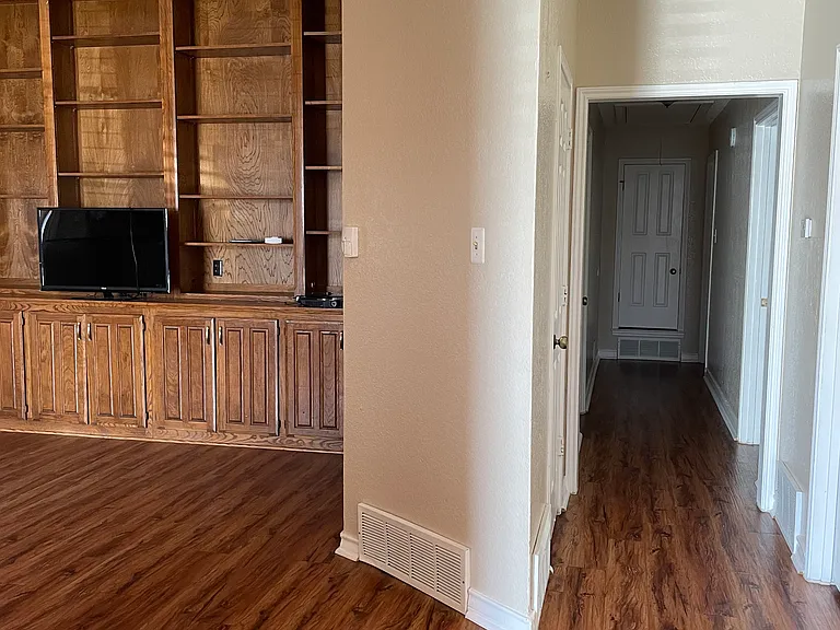 3714 Woodside Dr — Photo 4