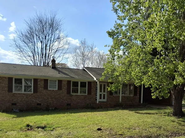 111 Courtland Dr, Greenville, SC 29617