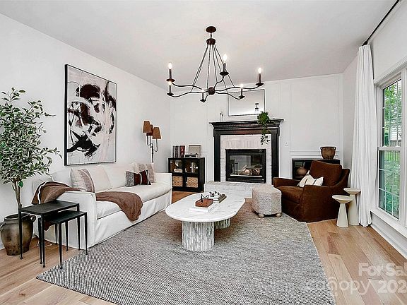 4th image of 4506 Brent Wood Dr