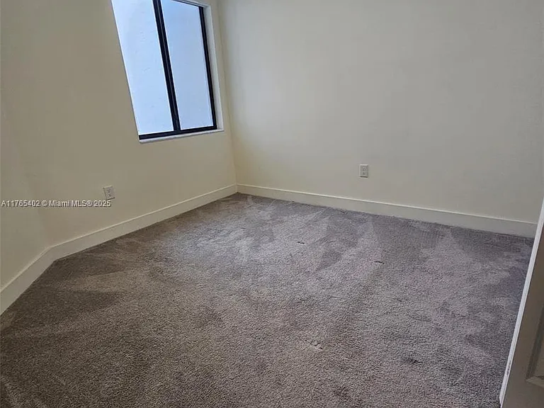 4645 NW 83rd Pkwy — Photo 34