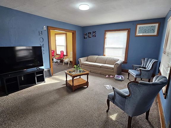4th image of 521 New York Ave