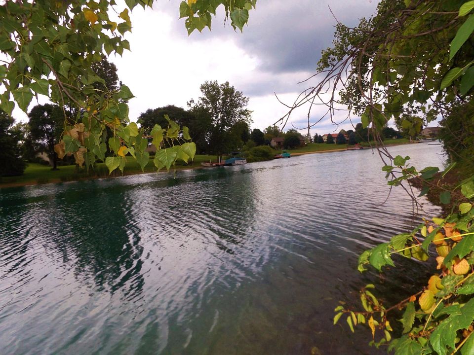 2nd image of Fawn River Rd
