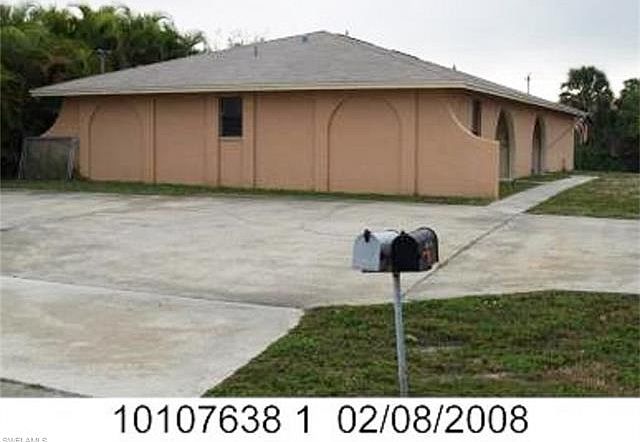 1st image of 614 SW 47th St #12
