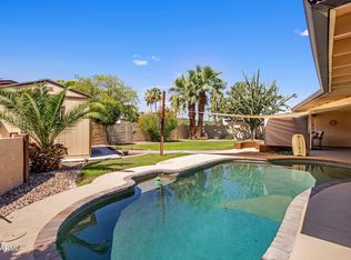 611 E CANTERBURY Lane, Phoenix, AZ 85022