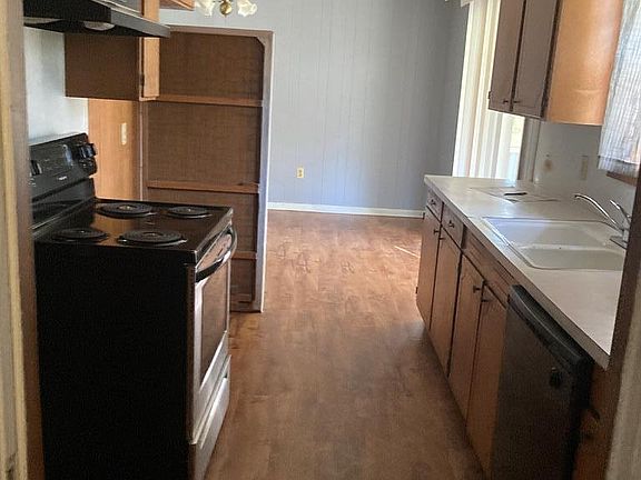 5th image of 517 Ben Carver Rd