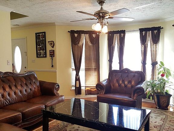 5th image of 277 Phoenix Dr