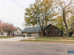 5009 S Twin Ridge Rd, Sioux Falls, SD 57108