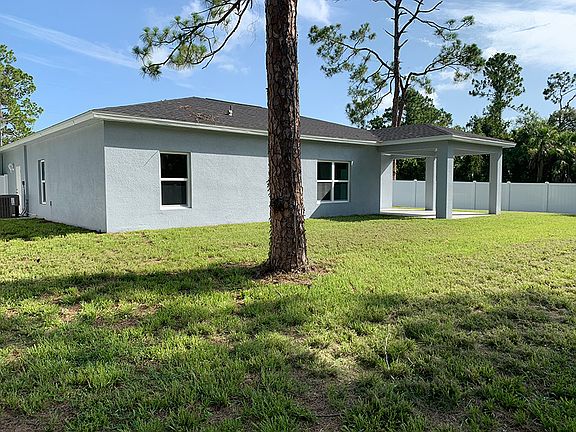 3rd image of 5063 NE Tradewinds Cir