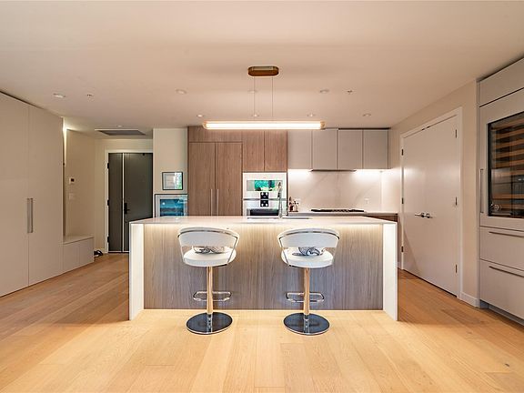 4th image of 2000 Hannington Rd #605
