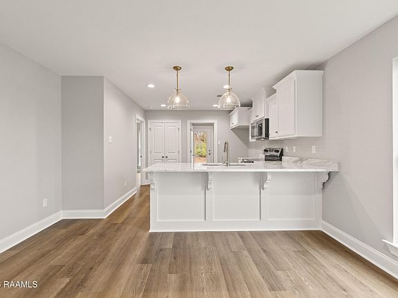 4th image of 220 Camerons Cove Dr