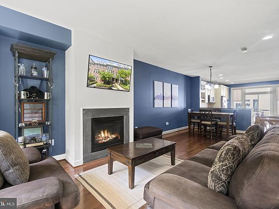 5th image of 2509 S Kenmore Ct