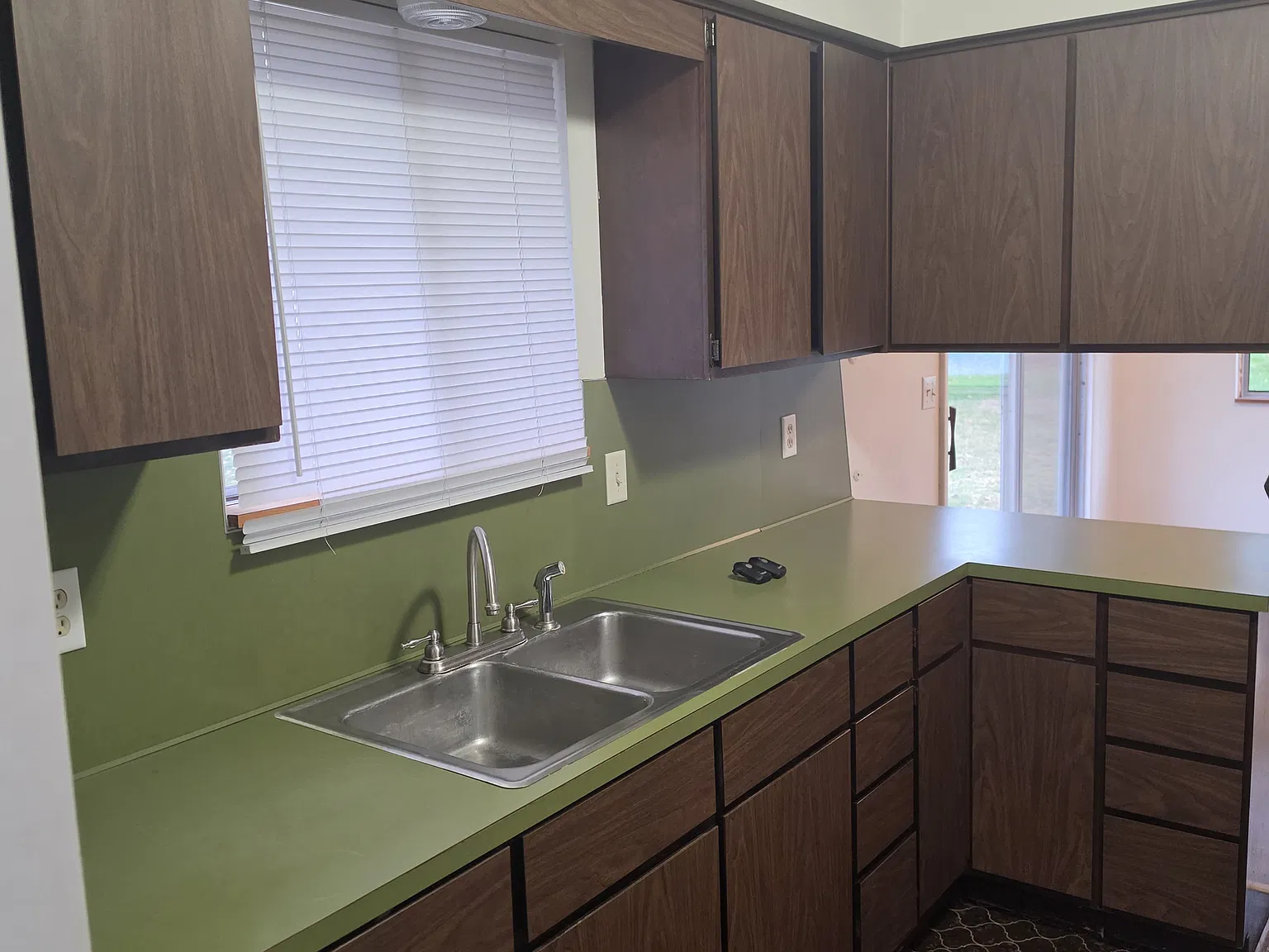 317 N Forrest St — Photo 4