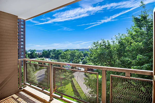 Sold by Compass | media 10