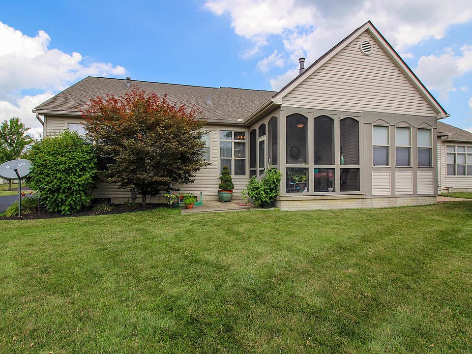 1st image of 152 Pebble Creek Dr