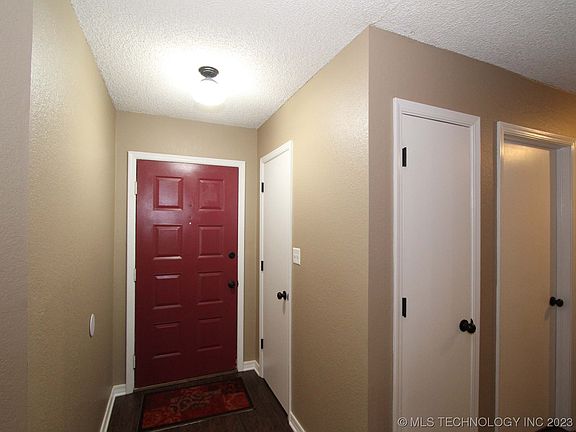 4th image of 13887 S Poplar Pl