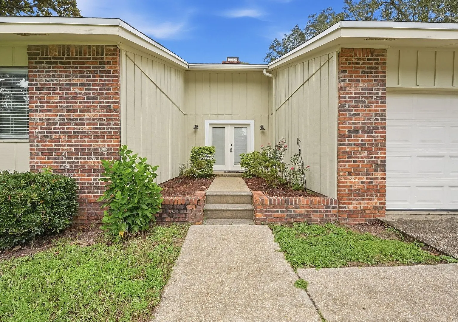 Renovated 3 Bedroom Home in Bluewater Bay! — Photo 4
