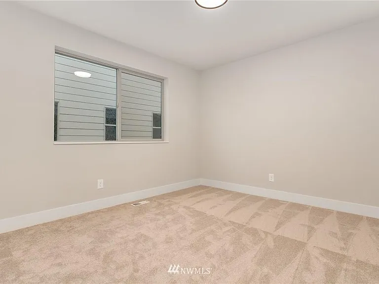 23526 SE 36th Ct — Photo 11