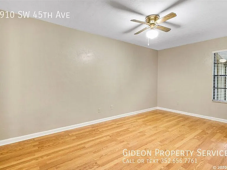 6910 SW 45th Ave — Photo 9