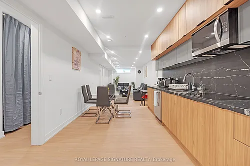 31 Edinburgh Dr Photo 1