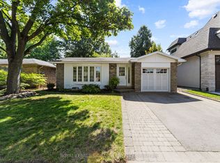 220 Chebucto Dr, Oakville, ON L6J5P9