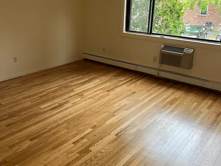 48 Lenox St #10 — Photo 3