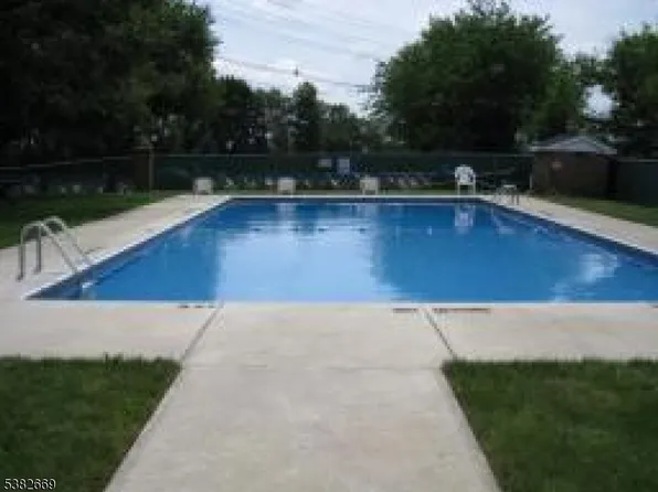 565 Grove St BLDG C #16, Clifton City, NJ 07013
