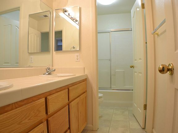 2nd image of 2100 Cypress St