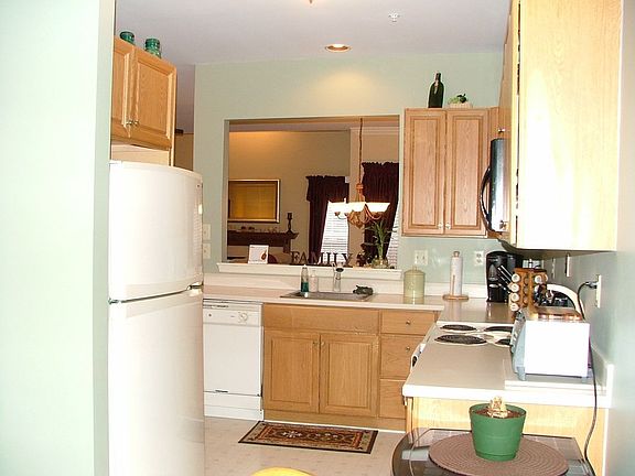 Eat in kitchen w/ window seat.