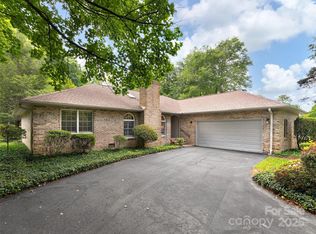 189 Cove Loop Rd, Hendersonville, NC 28739