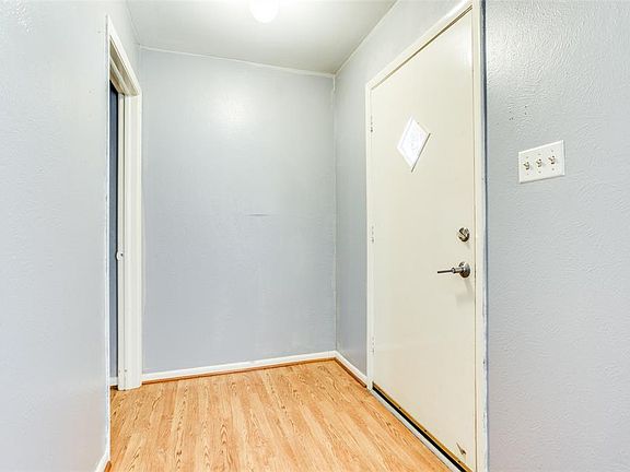 4th image of 1412 Morrison Dr