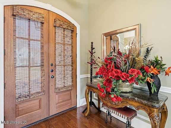 3rd image of 111 Bellemeade Trce