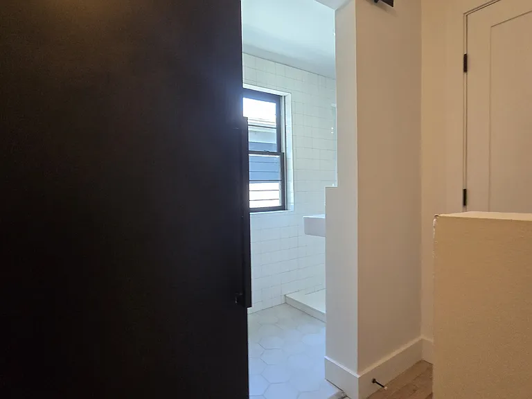 1401 Charles St #C — Photo 8