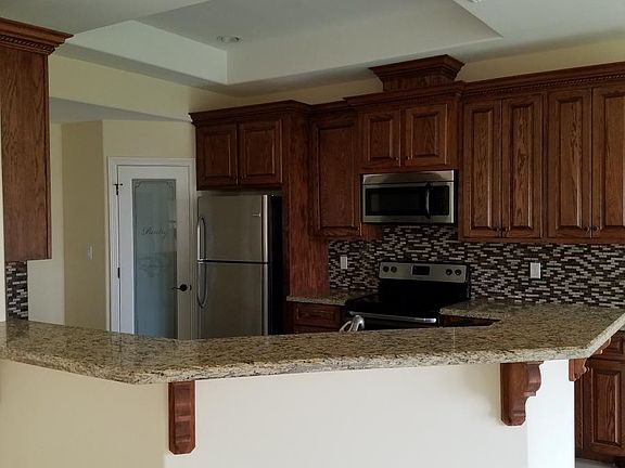 4th image of 1218 Helena Dr