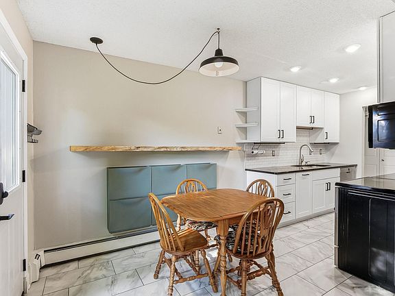 4th image of 4424 Cedar Lake Rd S APT 1