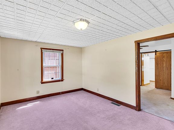 4th image of 24 Taylor Ave