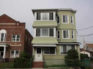 14 Bell St, Chicopee, MA 01013