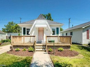 1523 Carleton St, Port Huron, MI 48060