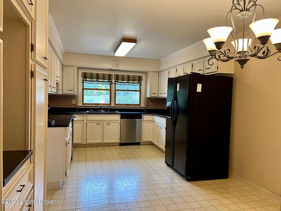5th image of 3041 Winding Trails Dr