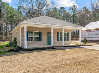 909 S 6th St, Lillington, NC 27546