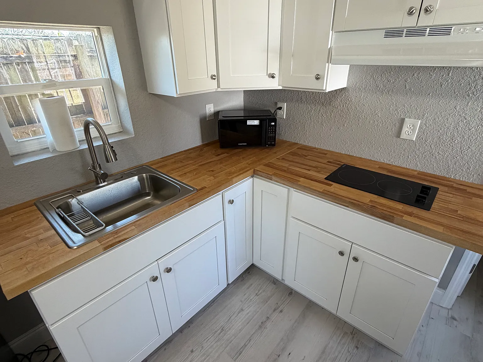 Studio, 300 sqft, $1,050 — Photo 4
