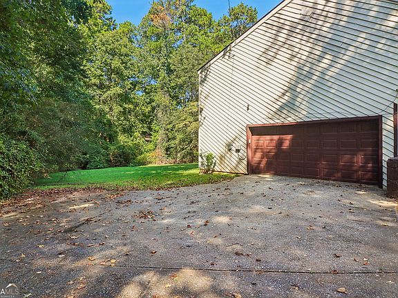 2nd image of 6265 Camp Rd